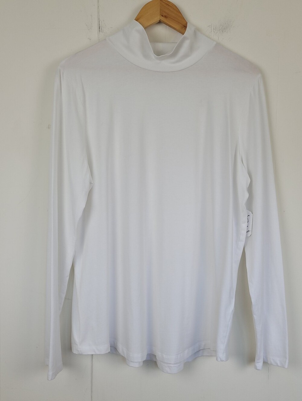 Northern Reflections XL White Modern Mock Neck Long Sleeve